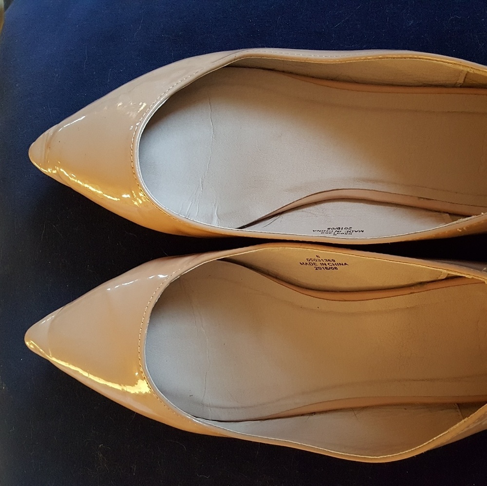 🔥Last chance!! Size 8w nude pointy toed flats - Picture 2 of 3